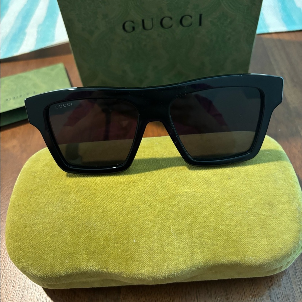 Unisex Gucci Sunglasses- Authentic